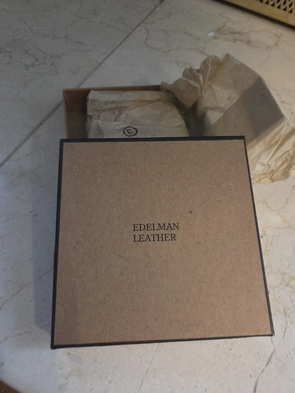 Edelman Red Pebbled Leather Bifold Card Holder in Box NWOT